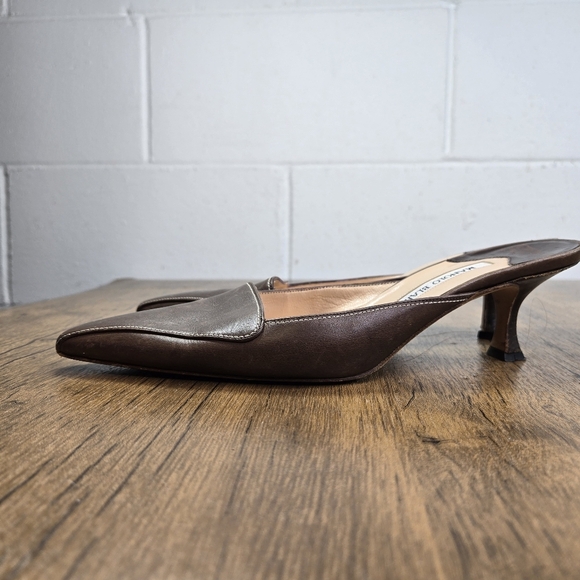 Manolo Blahnik Brown Leather Pointed Toe Kitten Heels - Picture 9 of 13